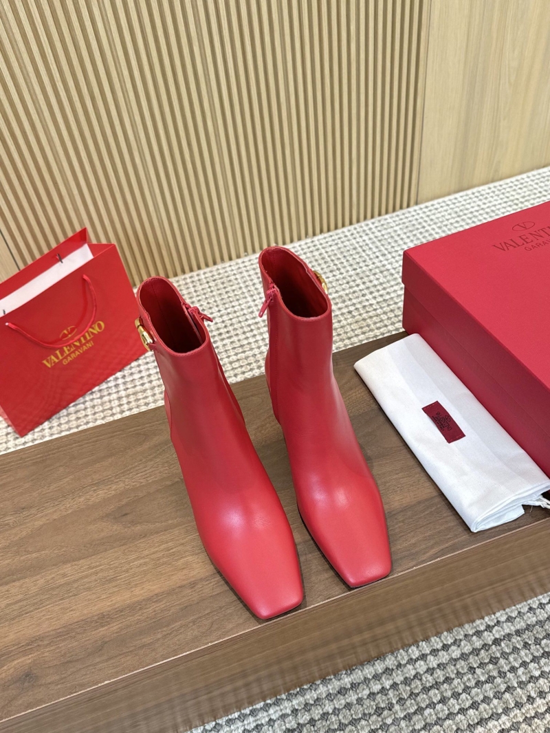 Va1e*ntin0 boots